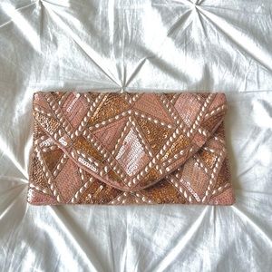 francesca’s sequin clutch!💕